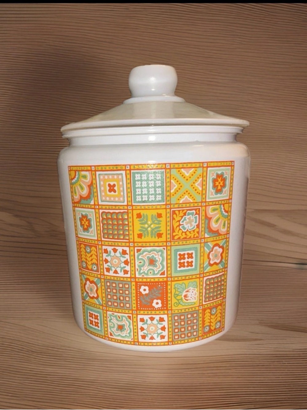 Vintage Avon Patchwork Ceramic Quilt Pattern 1970 Cookie  jar storage